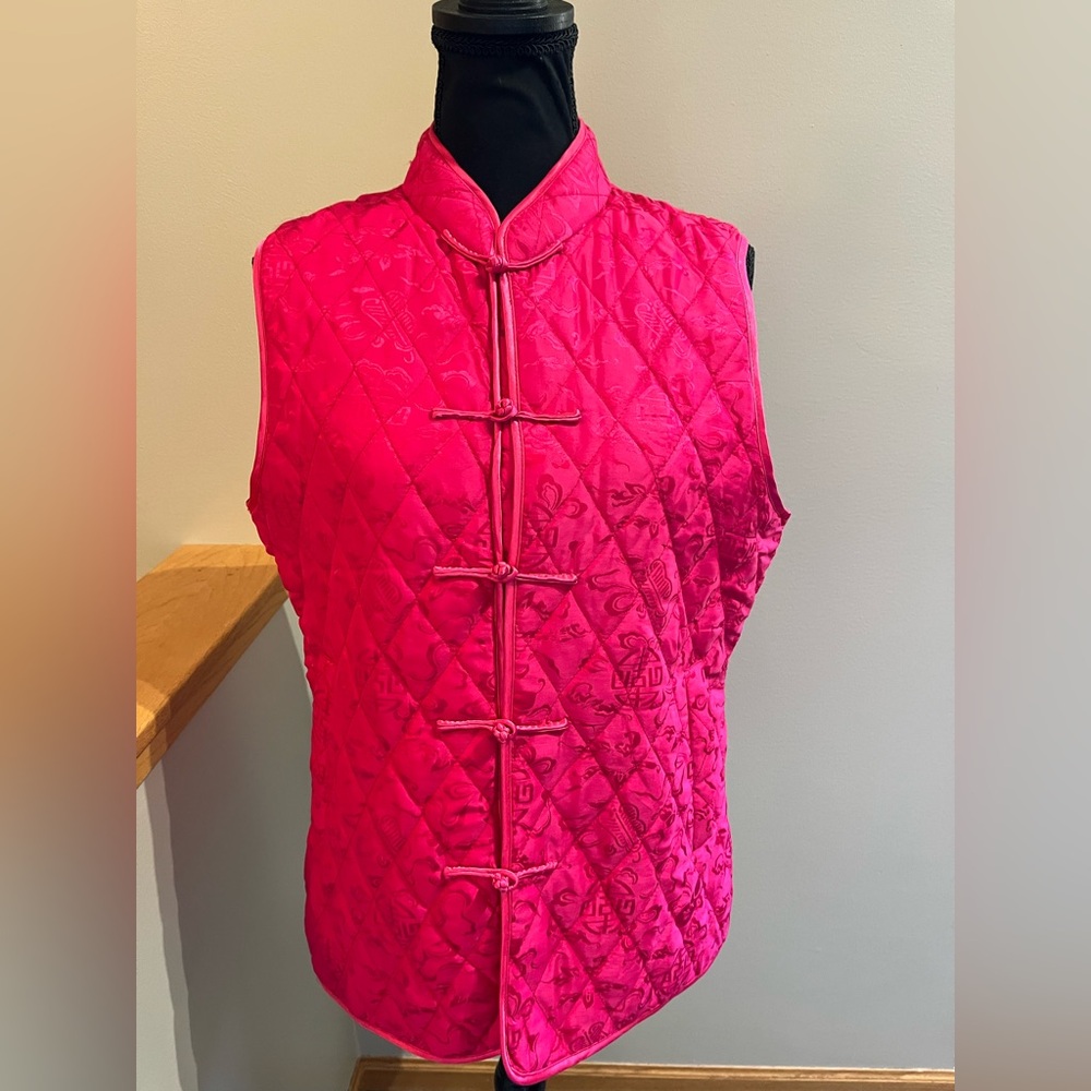 Women’s Peony Brand 100% silk vest from Shanghai China. Fushia color. Size XXL